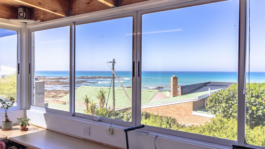 3 Bedroom Property for Sale in Franskraal Western Cape